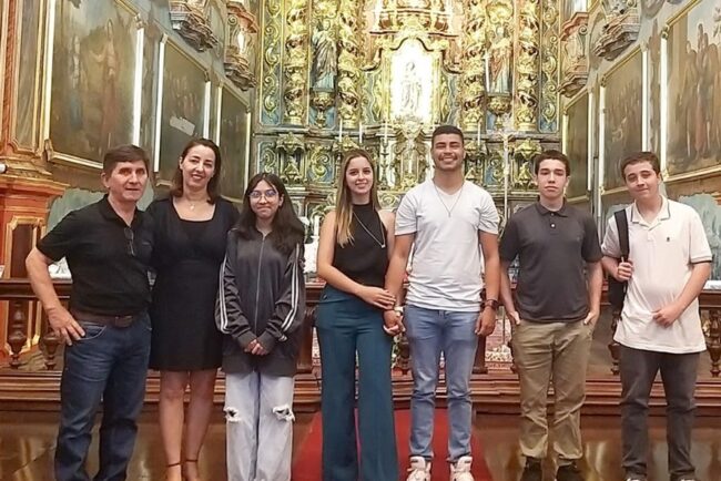 Paróquia Nossa Senhora da Candelária apresenta jovens para a Iniciação Cristã