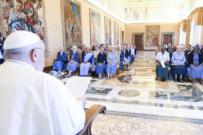 Papa: o mundo é poluído pelas aparências, vivemos uma cultura da maquiagem