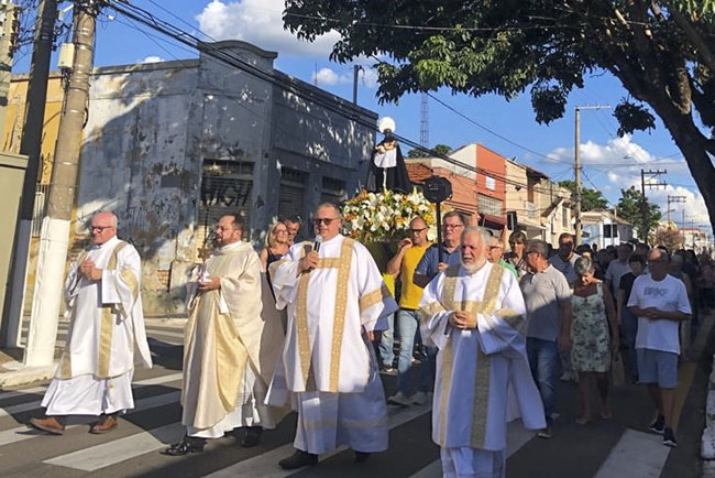 Procissão de São Benedito reuniu dezenas de fiéis