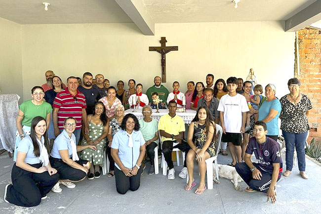 Comunidade Nossa Senhora de Lourdes festejou sua padroeira