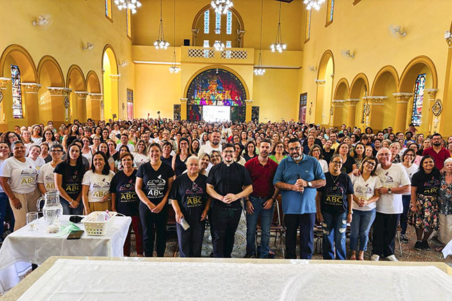 Mais de 600 catequistas da Diocese participam de encontro em Jundiaí