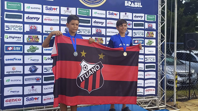 Jovens nadadores da Seme conquistam medalhas em torneio