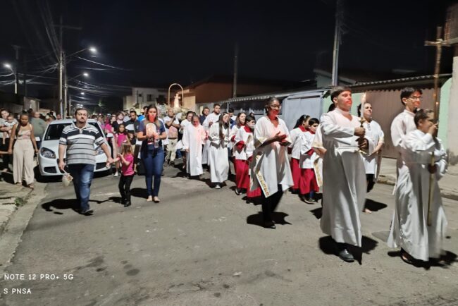 Comunidade Nossa Senhora de Fátima festejou sua padroeira