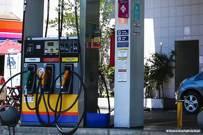 Prévia da inflação acelera para 0,44% em maio, puxada pela gasolina