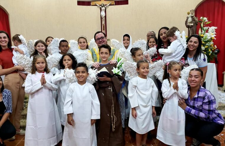 Sagrada Família celebrou Santo Antônio com procissão e festa junina