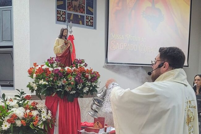 Hora Santa e Missa do Sagrado Coração de Jesus na São Luís Gonzaga
