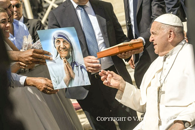 Óbolo de São Pedro, vamos ajudar o Papa Francisco em sua missão