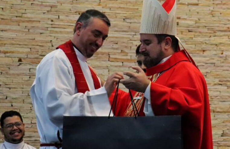 Dom Arnaldo celebra missa de envio de padre Leandro Megeto