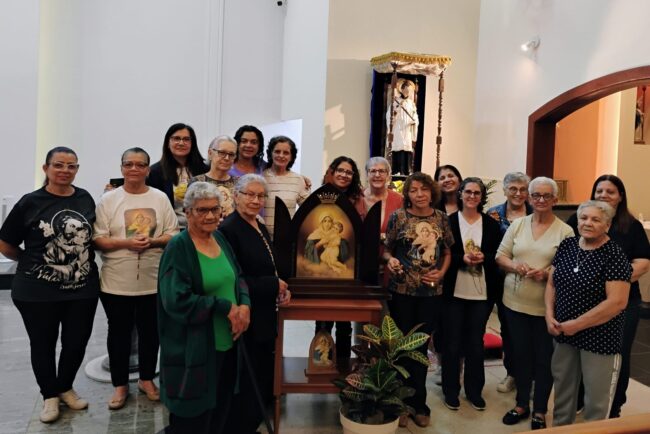 Paróquia São Luís Gonzaga recebeu a visita da Mãe Peregrina