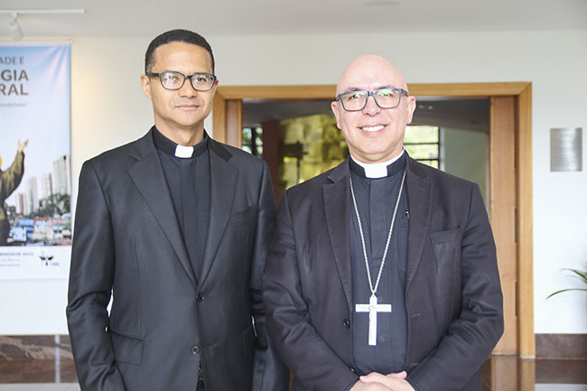 Padre brasileiro, secretário da Nunciatura Apostólica na Coreia do Sul visita a sede da CNBB