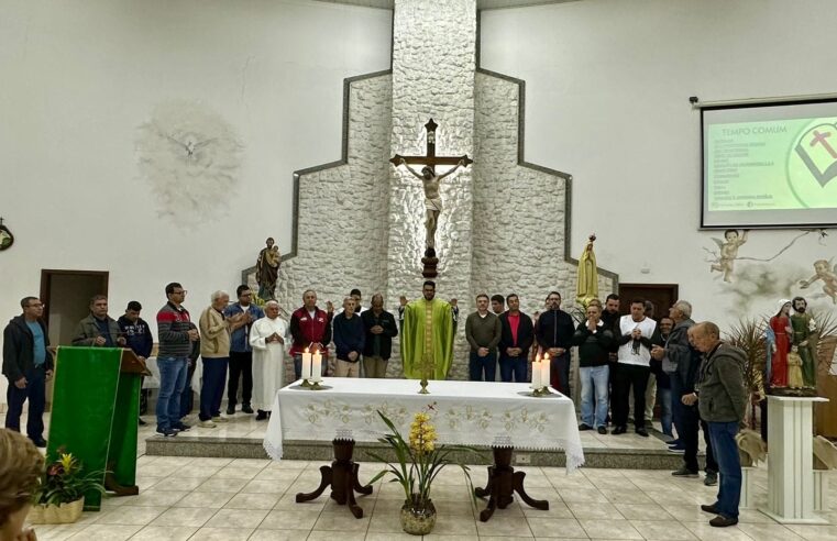 Pais recebem homenagem na São João Batista