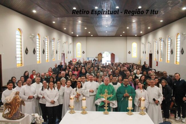 “É Deus quem alimenta seu povo”: retiro reuniu representantes das paróquias