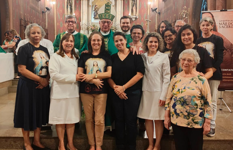 Ação de graças e oração pelos sacerdotes do mundo inteiro