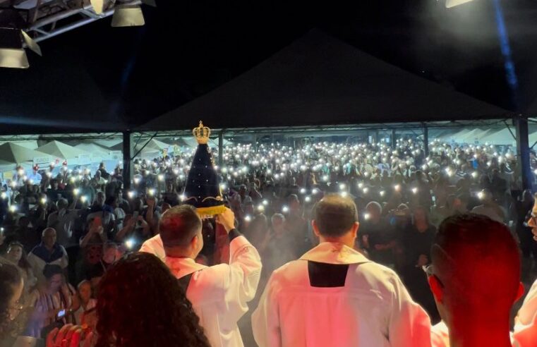 Festa de Nossa Senhora Aparecida reuniu milhares de devotos