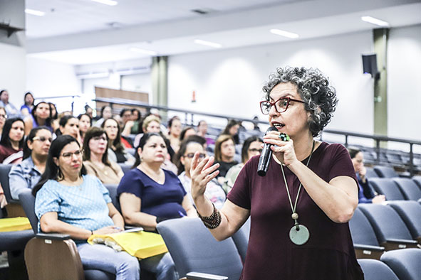 Professores da Rede Municipal de Itu participam de  formação sobre leitura para bebês e crianças