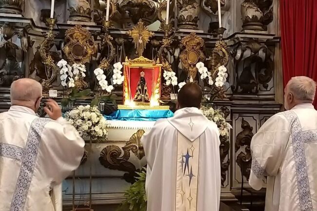 Missa de Nossa Senhora Aparecida na Paróquia da Candelária