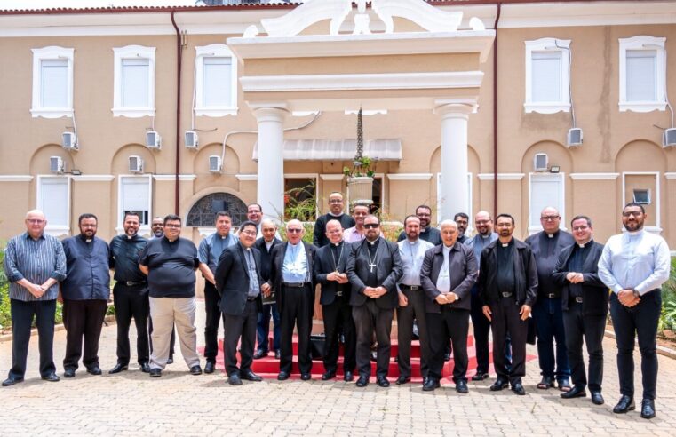 Encontro reúne bispos e padres da região de Sorocaba