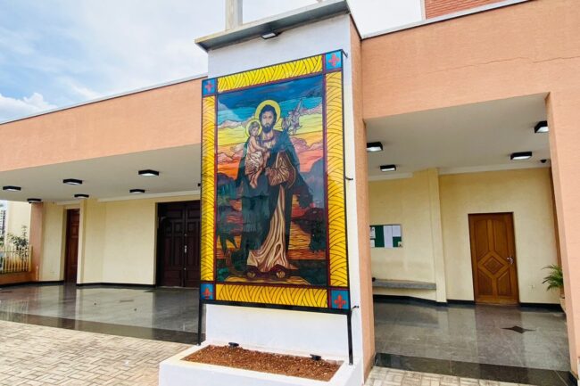 Igreja São José inaugura nova fachada