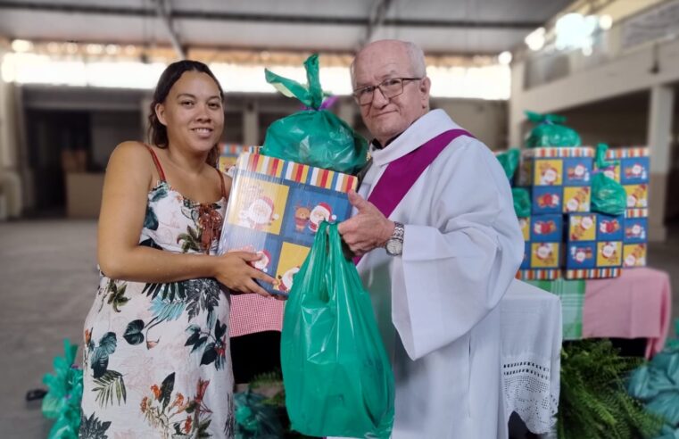 Paróquia da Candelária entrega cestas de Natal