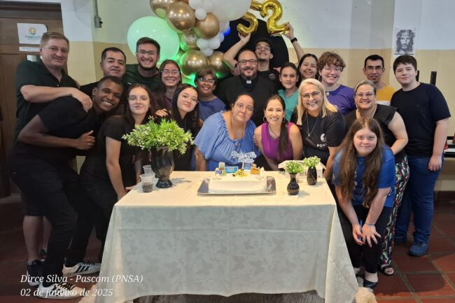 Paróquia Aparecida celebrou aniversário de padre Ton