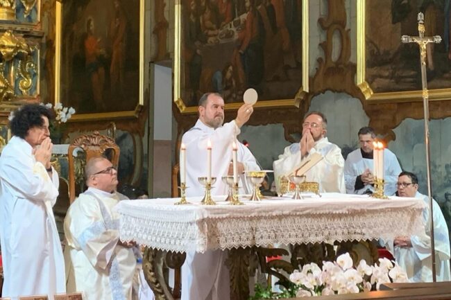 Festa de Nossa Senhora da Candelária e muitas bênçãos nas paróquias