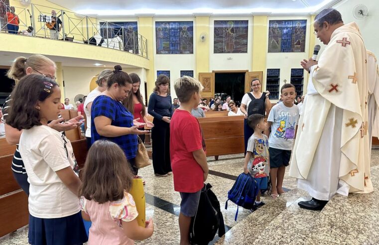 Senhor do Horto realizou bênção de educadores e estudantes