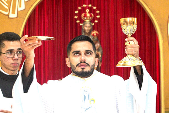 Padre Luís Gracio toma posse na Paróquia São João Batista neste domingo