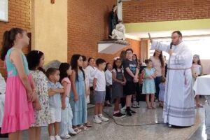 PSCL_Leonardo_missa_criancas_02_CORTADA