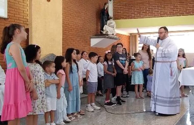 Paróquia São Camilo se despede do seminarista Leonardo