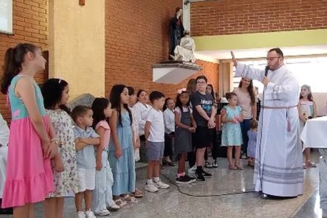Paróquia São Camilo se despede do seminarista Leonardo