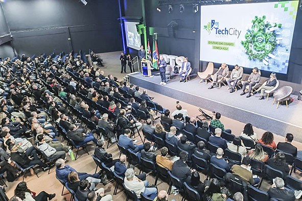 Prefeitura de Itu participa de  evento sobre cidades inteligentes