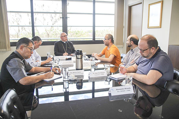 Secretário-geral da CNBB acolhe sugestões do coordenador nacional da Pastoral de Moradia e Favela para a CF 2026