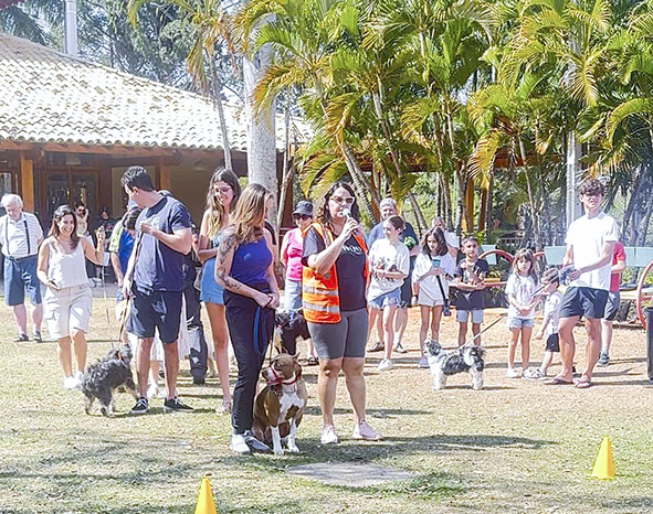 Bichos S/A leva informação e diversão sobre a causa animal ao Condomínio Portal 1 e 2