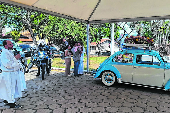 Carreata marca início da Festa da Padroeira