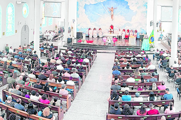 Solenidade de Nossa Senhora Aparecida na Paróquia São Cristóvão