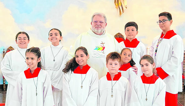 Novos Acólitos e Coroinhas