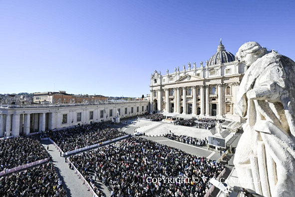 Nota doutrinal sobre os títulos  marianos: Mãe do povo fiel, não Corredentora