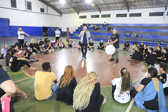Cortejo de Natal valoriza artistas locais