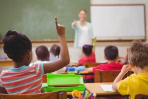 Sagrada Família realiza bênçãos aos estudantes sp-criancas-escola-sala-aula-aluno-professor-estudante-cred-PORTAL-MEC-800×450