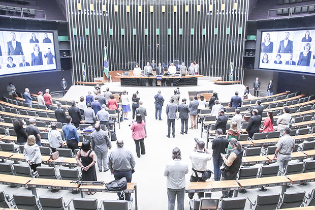 Sessão solene na Câmara destaca urgência da moradia digna e lança apelos da Campanha da Fraternidade 2026