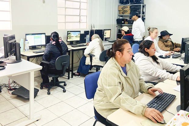 CRAS Conecta amplia inclusão digital de  famílias atendidas pelo SUAS