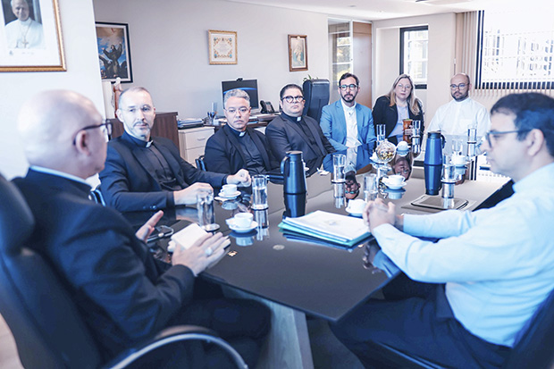 Secretário-Geral da CNBB recebe antiga e nova Comissão Nacional dos Presbíteros