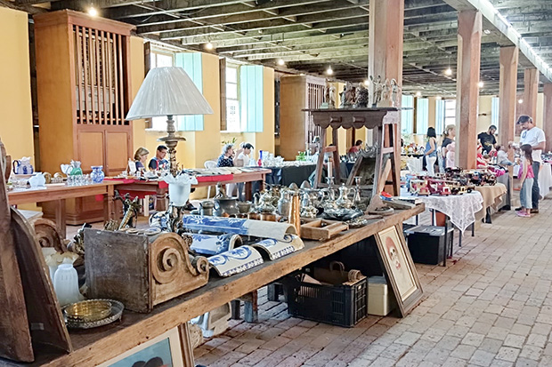 Feira de Antiguidades & Curiosidades acontece neste domingo na Fábrica São Luiz