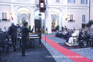Papa Leão XIV destaca a beleza como caminho para Deus e para a esperança concerto_para_o_papa