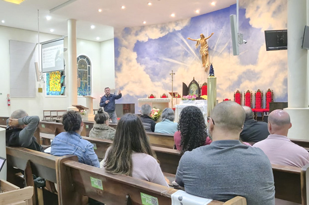 Paróquia São Cristóvão promove formação  sobre a encíclica  Magnifica Humanitas